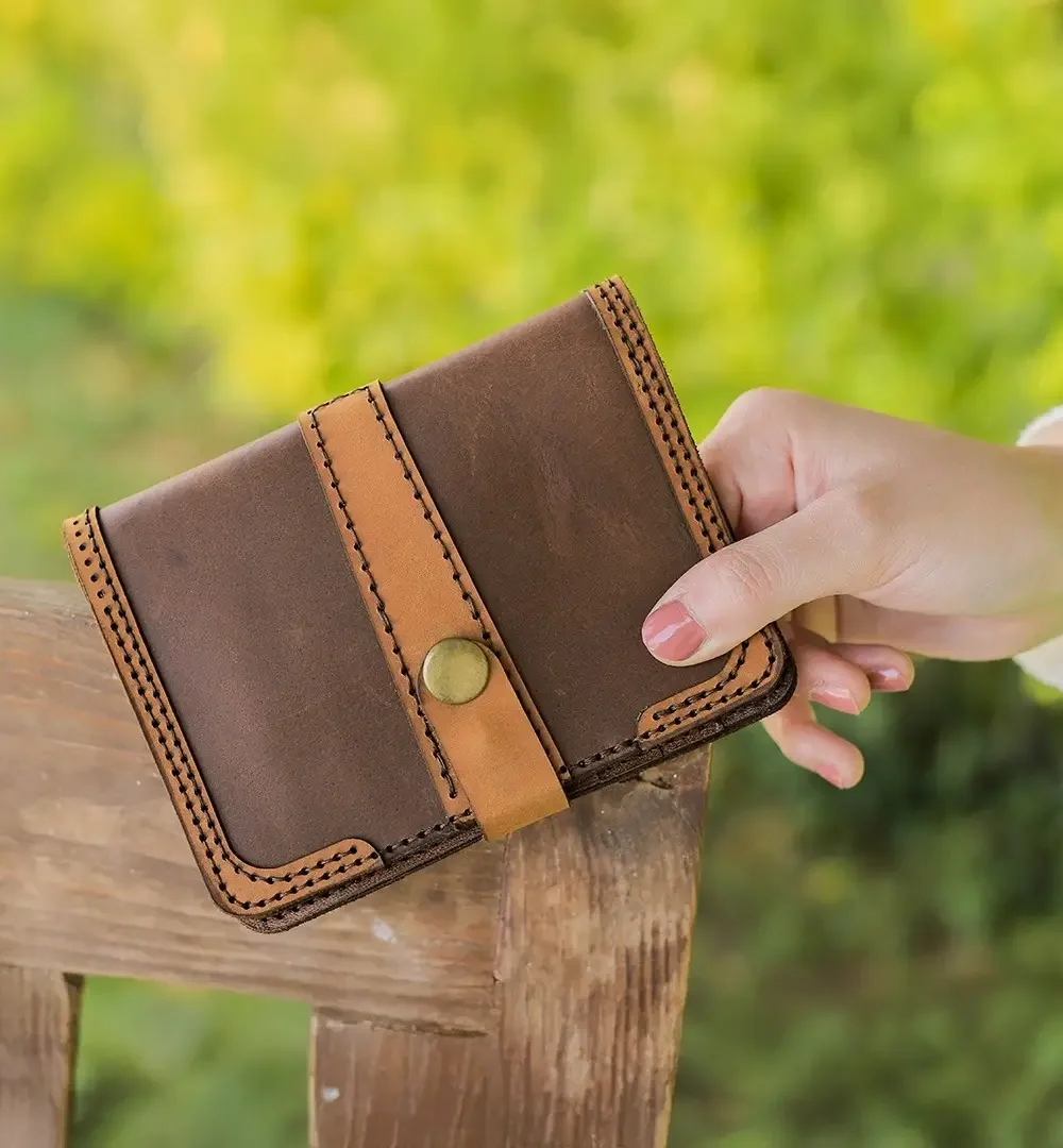 Brown x Havane Cowhide Leather Unisex Wallet.
