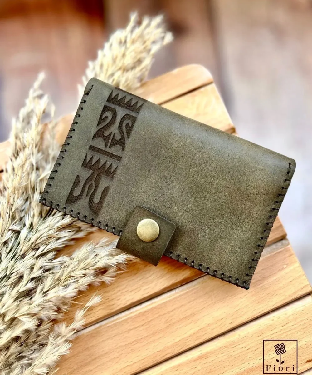 Vintage Olive Cowhide Leather Women Wallet.