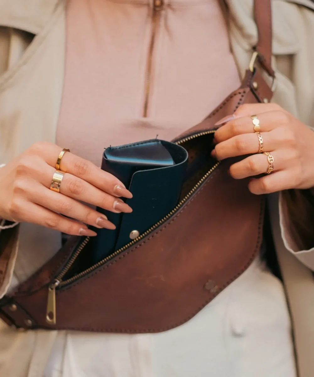 BROWN FANNY PACK