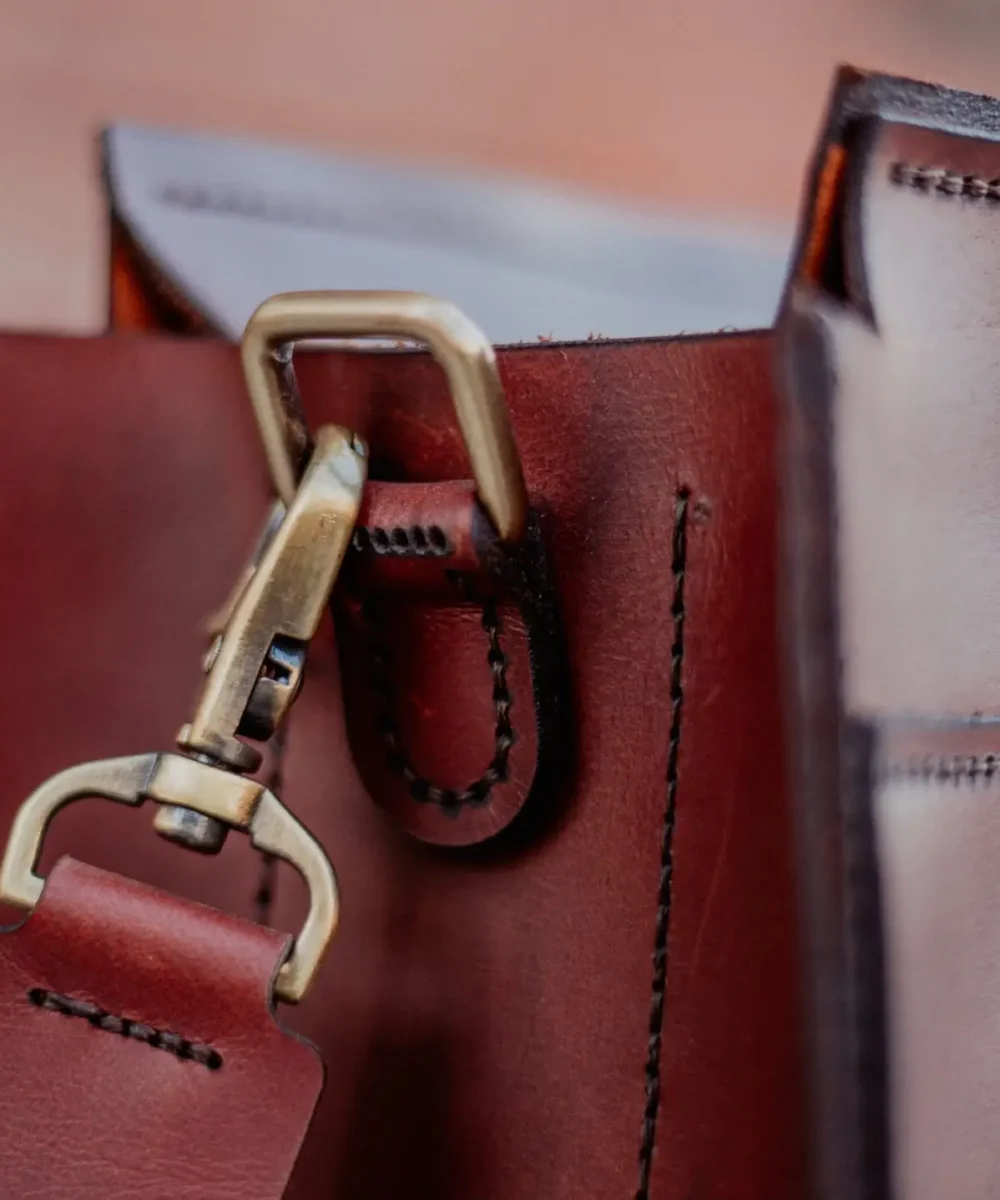 Brown Cowhide Leather 15.6 inches Labtop Bag - Image 3
