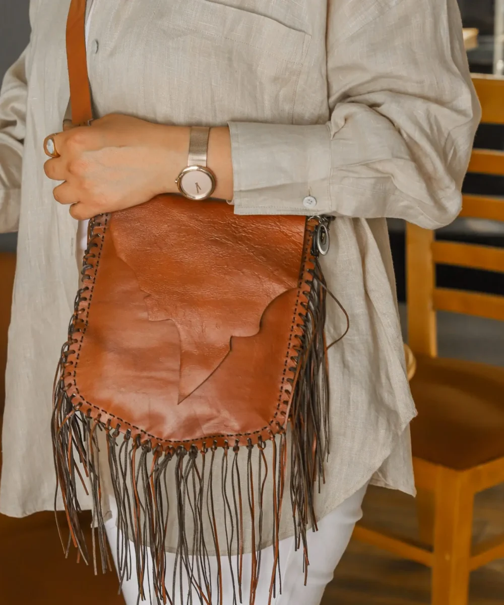 Havane Tassel Leaf-Design Cowhide Leather Shoulder Bag