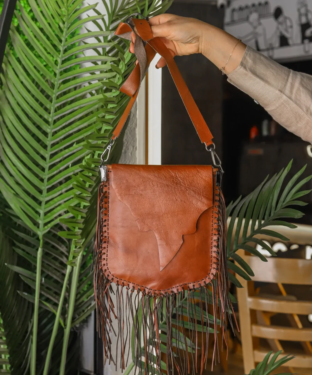 Havane Tassel Leaf-Design Cowhide Leather Shoulder Bag - Image 2