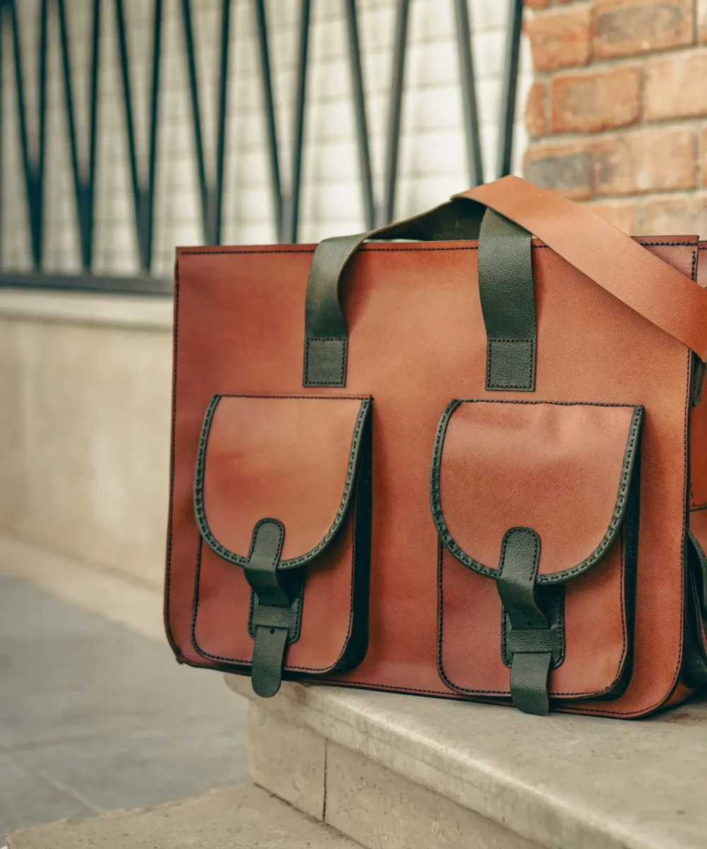 Havane x green Cowhide Leather 15.6 inches Labtop Bag - Image 3