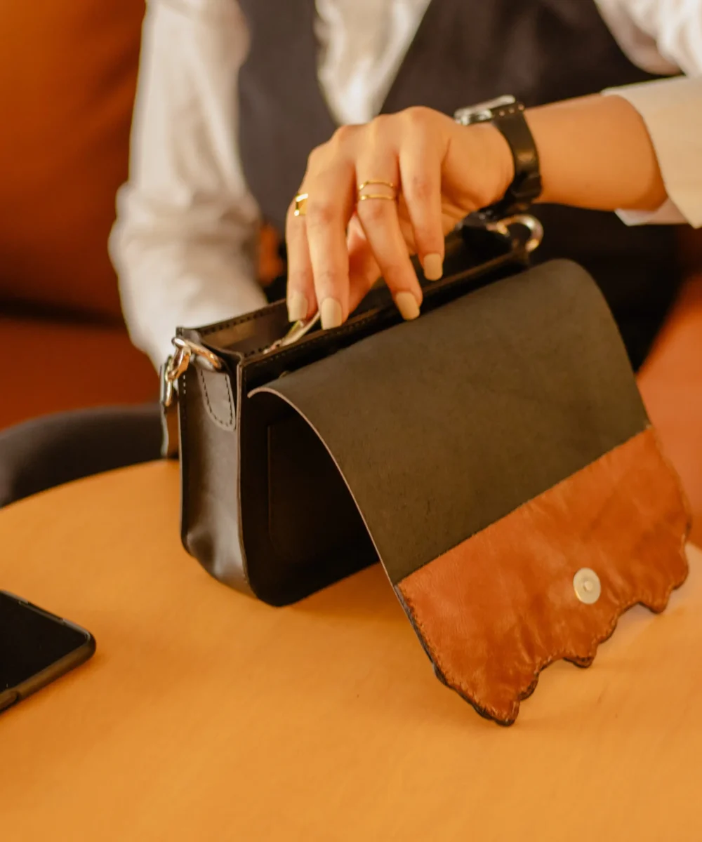 Black x Havane Cowhide Leather Crossbody Bag - Image 2