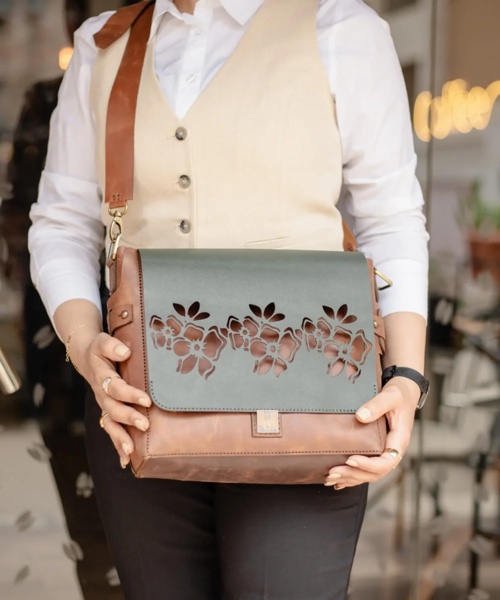 3x1 Vintage Brown Cowhide Leather Crossbody Bag - Image 2