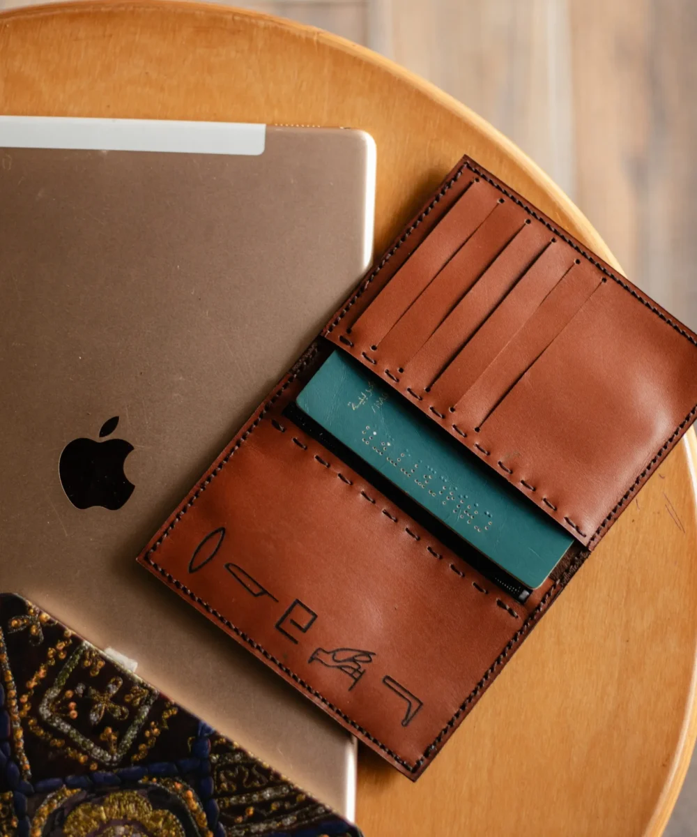 Havane Cowhide Leather Passport Case - Image 2