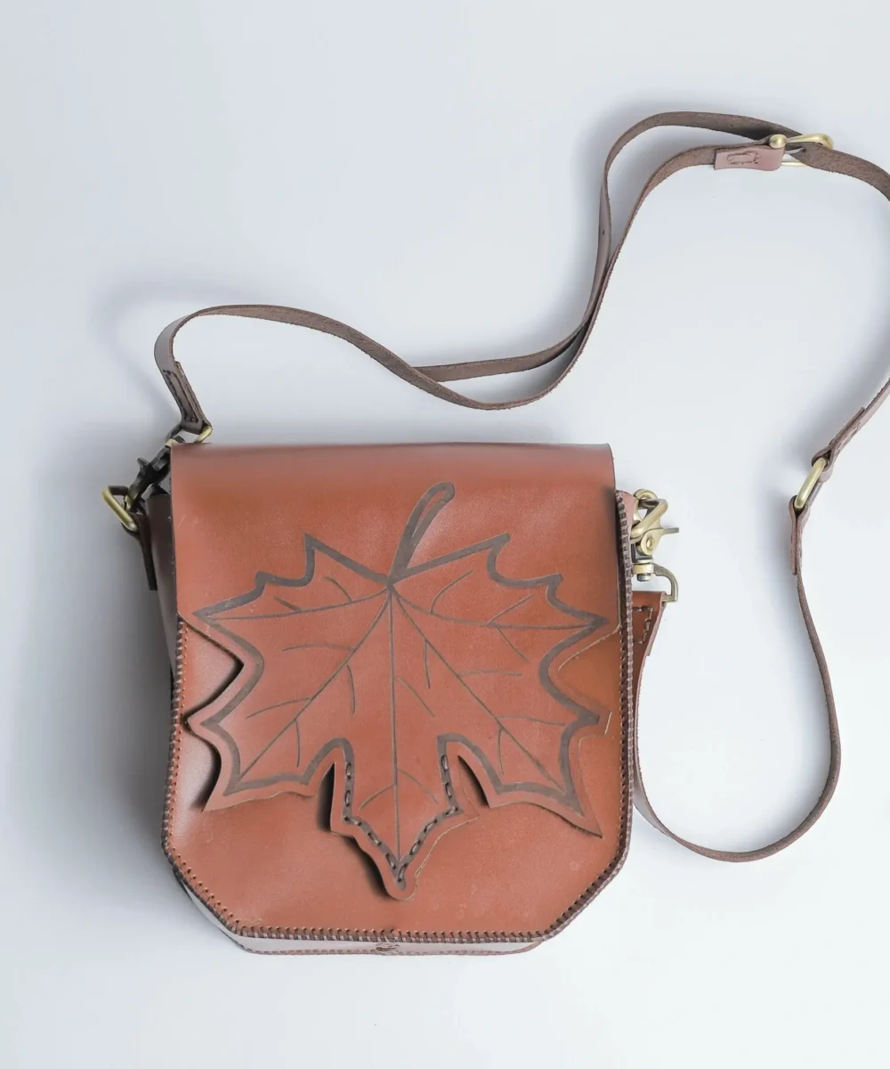 Leaf-Design Flap Crossbody Bag , Havane Cowhide Leather - Image 4