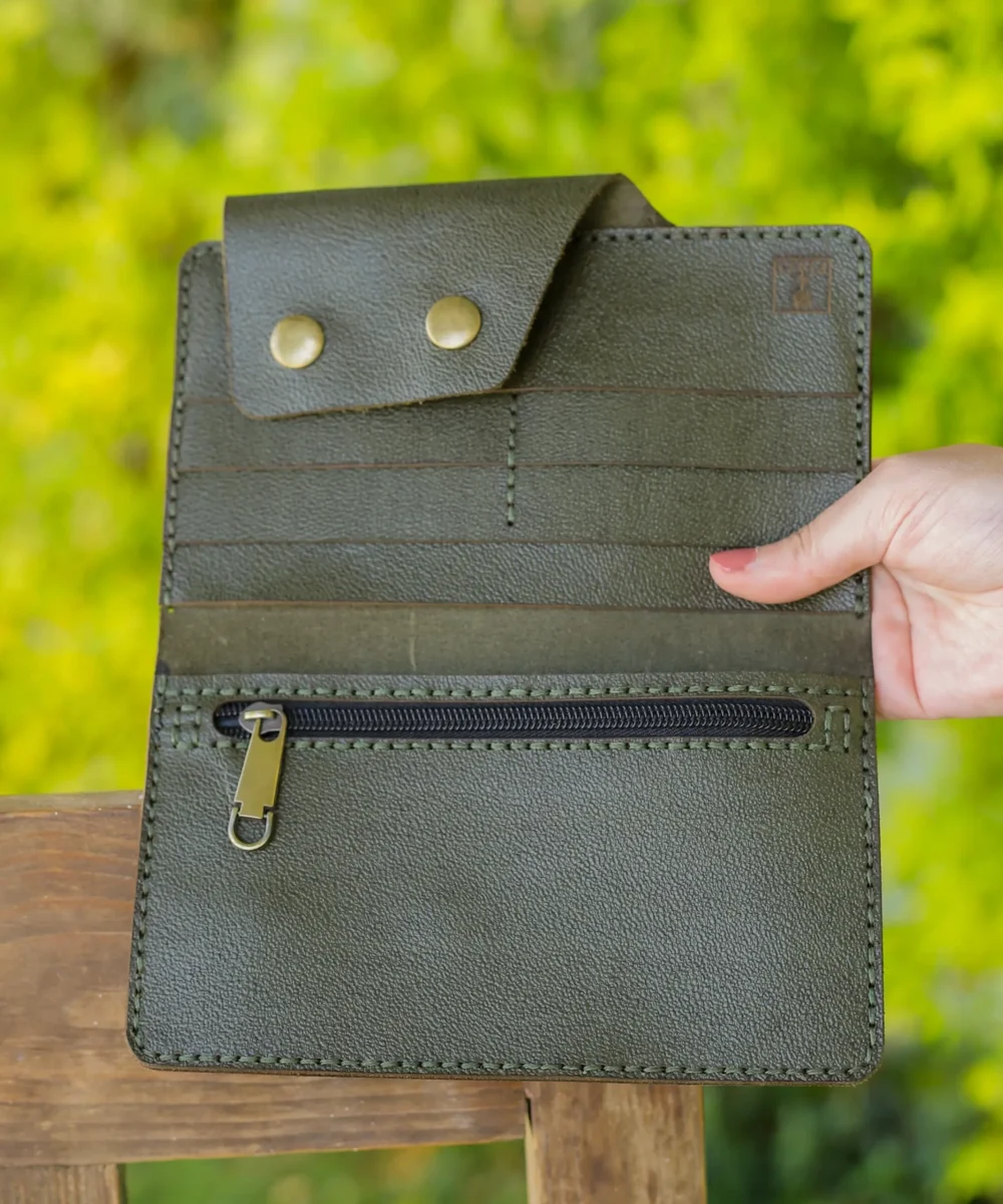Olive Cowhide Leather Unisex Wallet. - Image 2