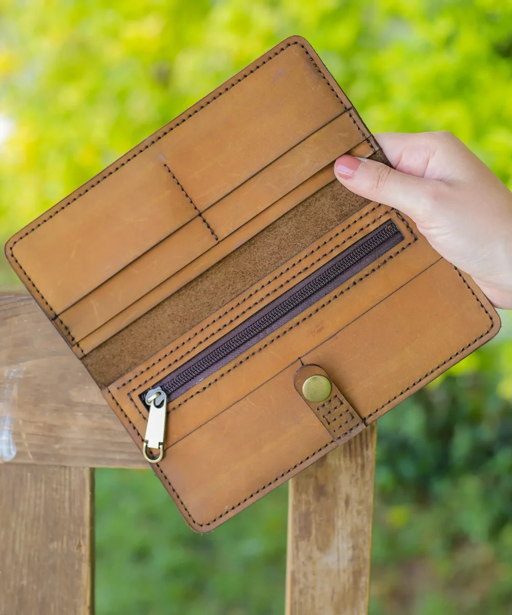 Brown x Havane Cowhide Leather Unisex Wallet. - Image 4