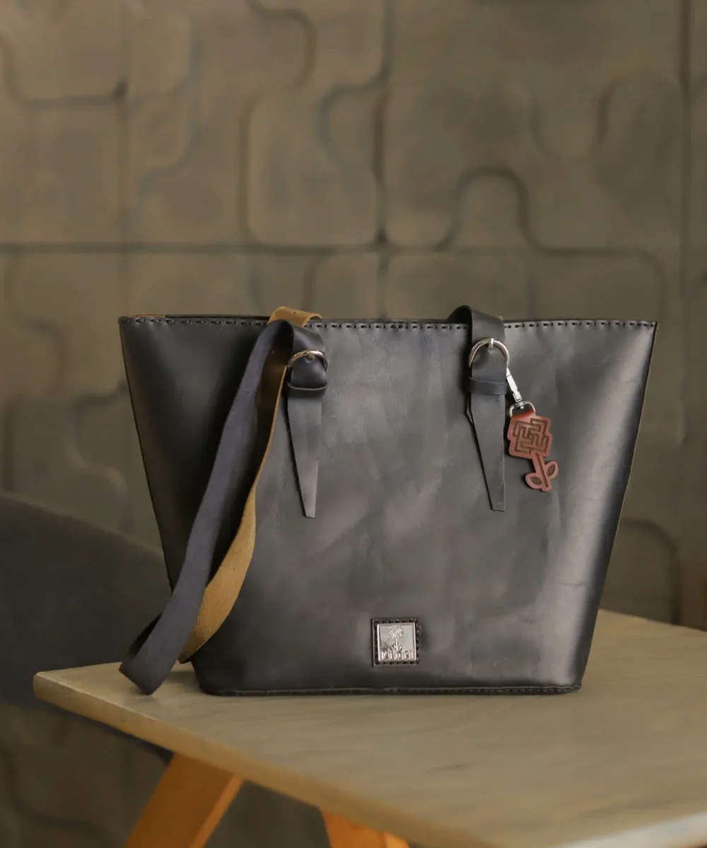 Black Cowhide Leather Shoulder Bag - Image 4
