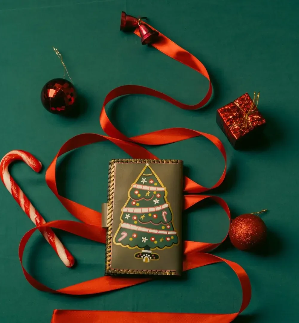 Olive Santa Claus Cowhide Leather Wallet - Image 3