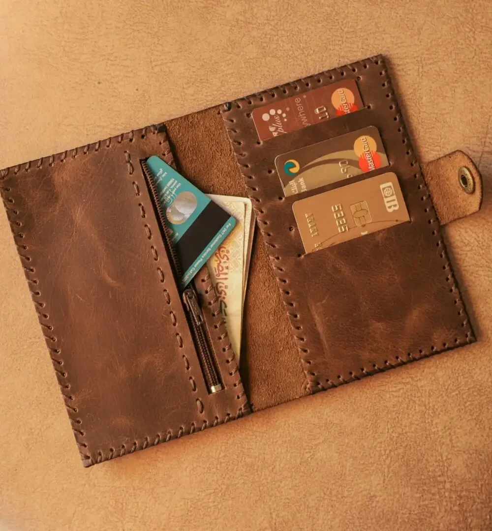 Vintage Brown Cowhide Leather Wallet - Image 3